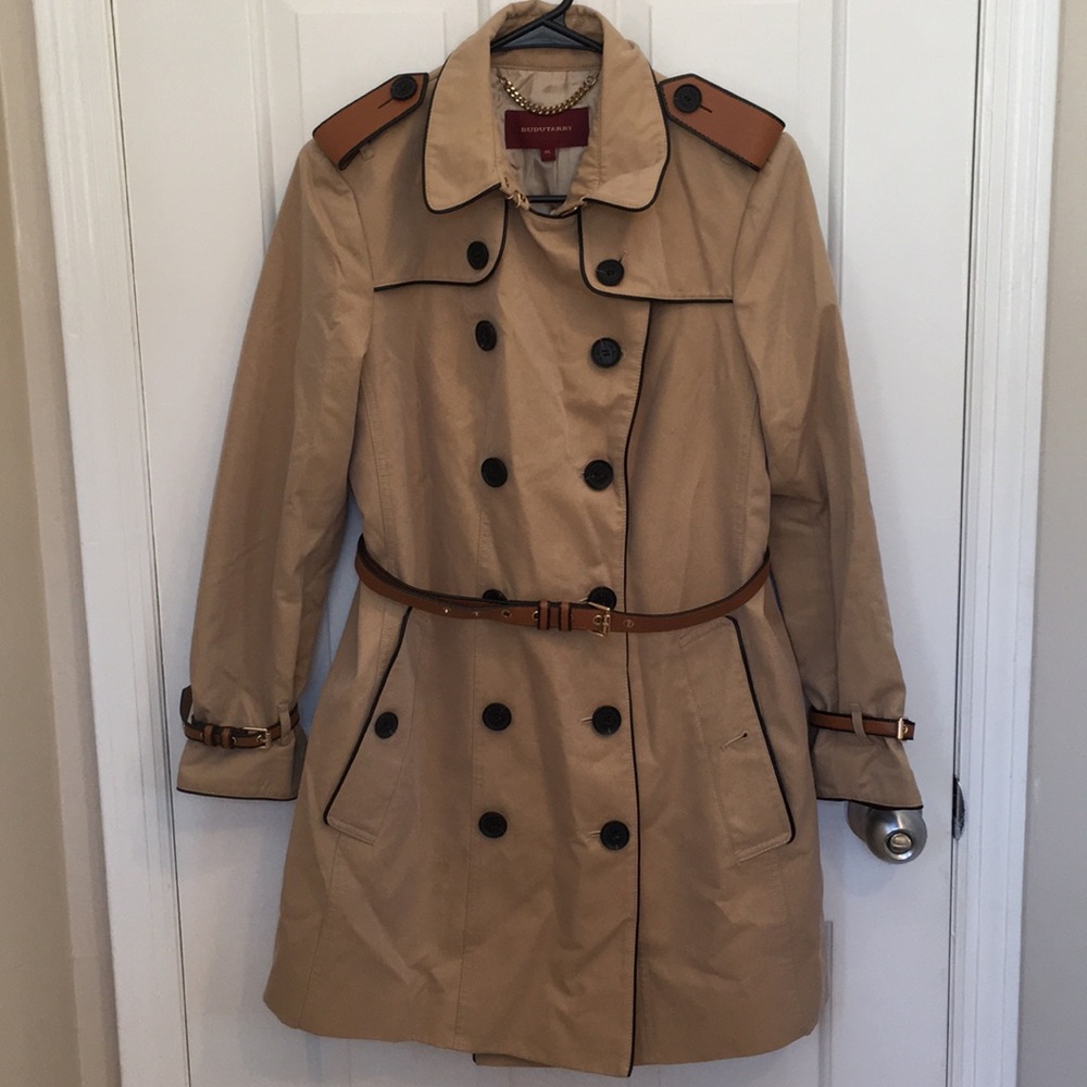 New Tan Trench Coat with Leather Belt (sz S)